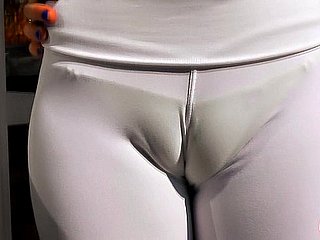 AMAZING Chubby ASLI heart of hearts n Cameltoe Besar, Fair-haired Latin Remaja!