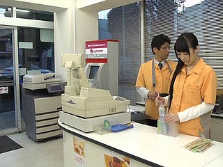 超市是他们拥有女同性恋会议的好地方！