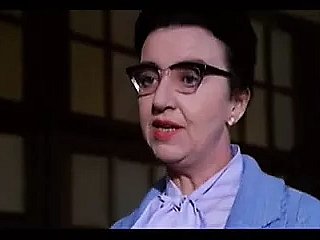 Angkat rok Anda, Nyonya Holdsworth