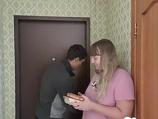 Il vicino mi invita per una scopata veloce